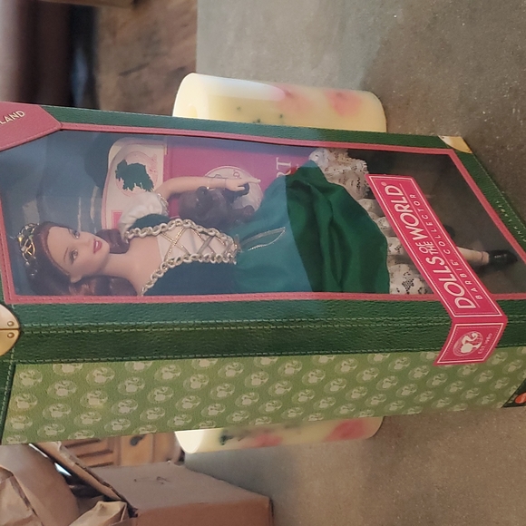 Dolls of the World Ireland - Picture 4 of 4